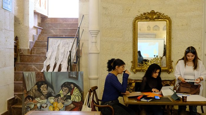 Bu Fincan Sanat Yolunda